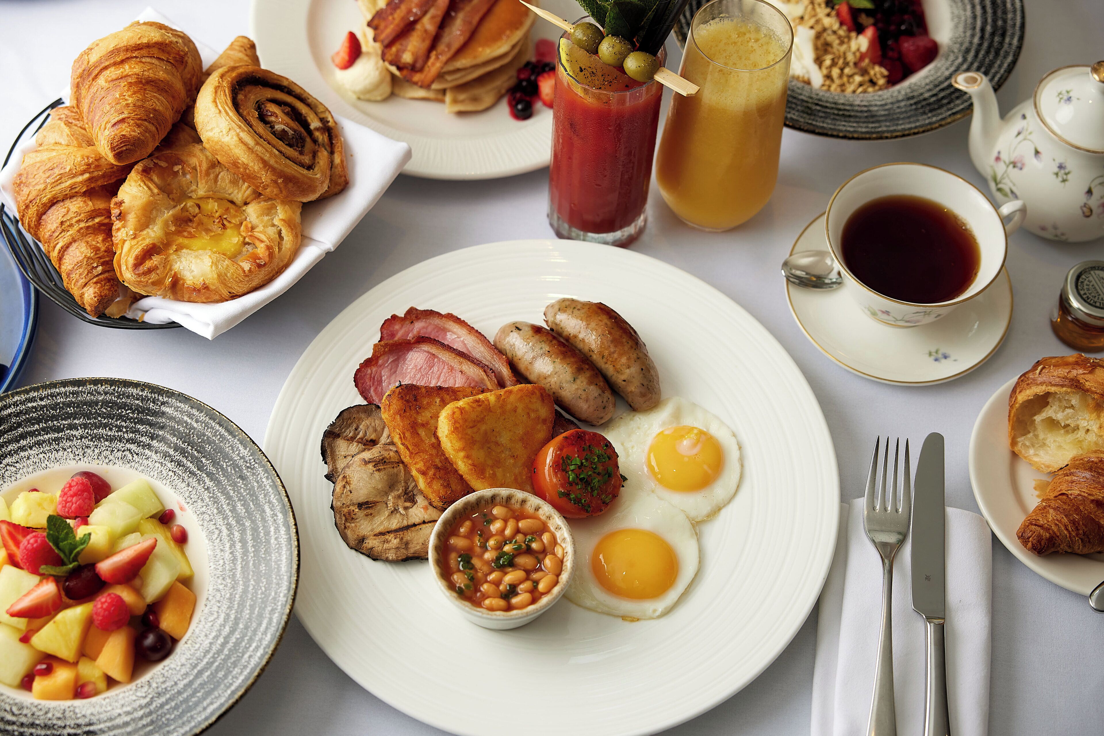 Daily buffet breakfast (GBP 23.50 per person)