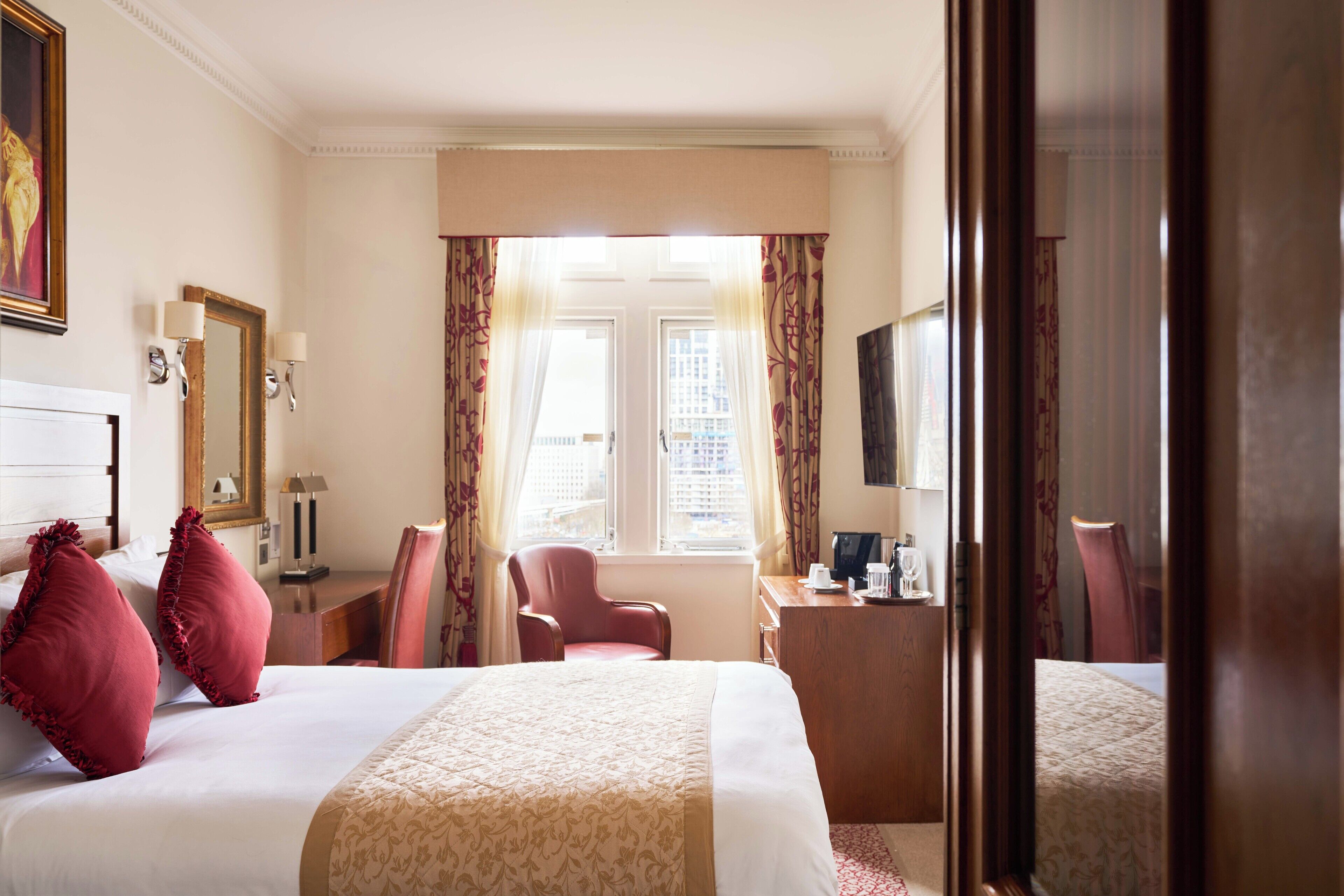 River View Room 1 Double Bed | Egyptian cotton sheets, premium bedding, memory foam beds, free minibar