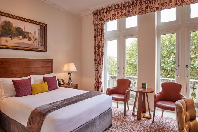 Egyptian cotton sheets, premium bedding, memory-foam beds, free minibar