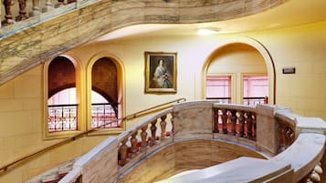 Perincian bahagian dalam