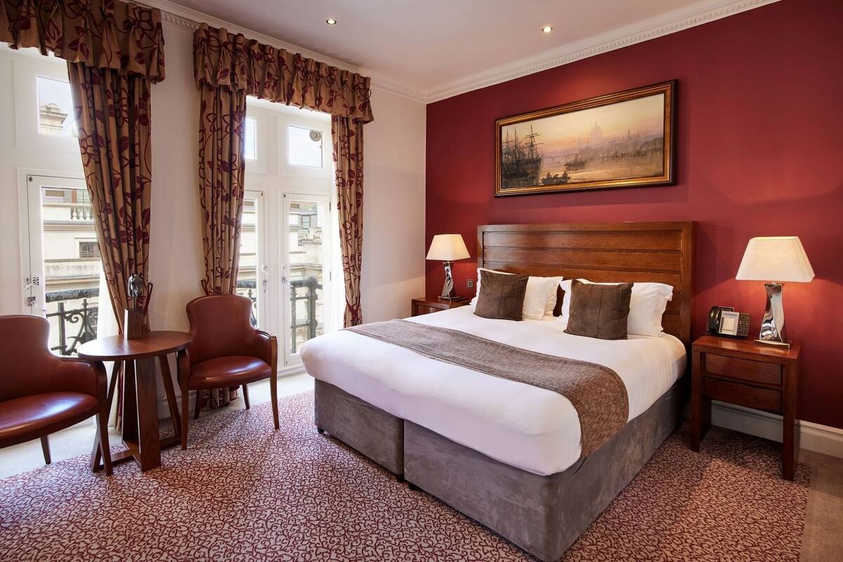 Deluxe Room, 1 King Bed | Egyptian cotton sheets, premium bedding, memory foam beds