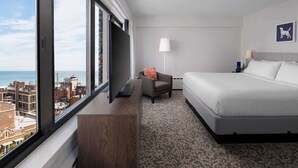 Suite – deluxe, flere senger, utsikt mot innsjø (King and Queen Bed)