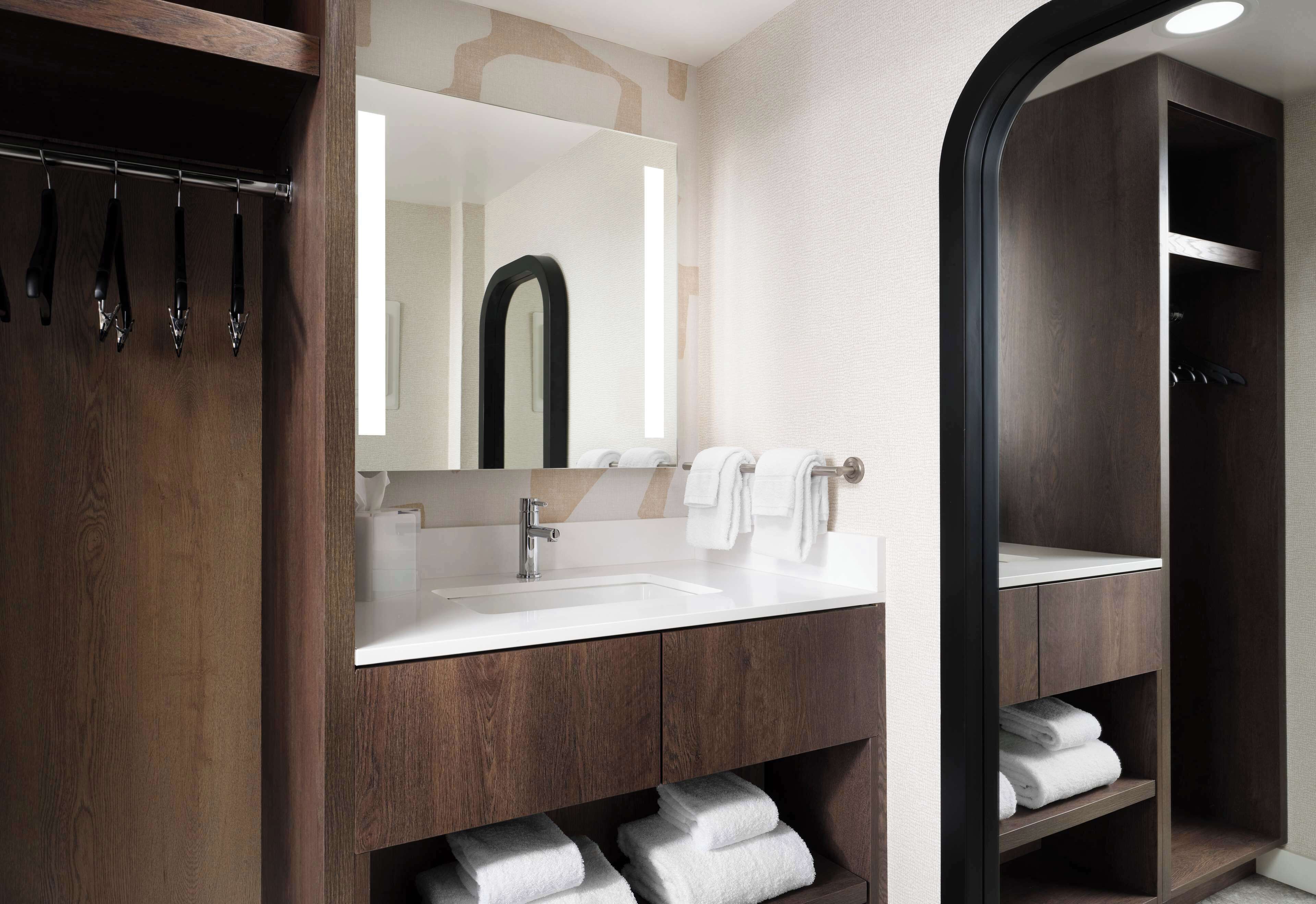 combined shower/bathtub, free toiletries, hair dryer, towels