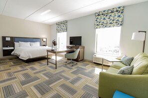 Studio, 1 King Bed, Accessible, Non Smoking (Roll-in Shower) | In-room safe, cribs/infant beds, rollaway beds, free WiFi - Hampton Inn & Suites Syracuse North Airport Area (Liverpool)