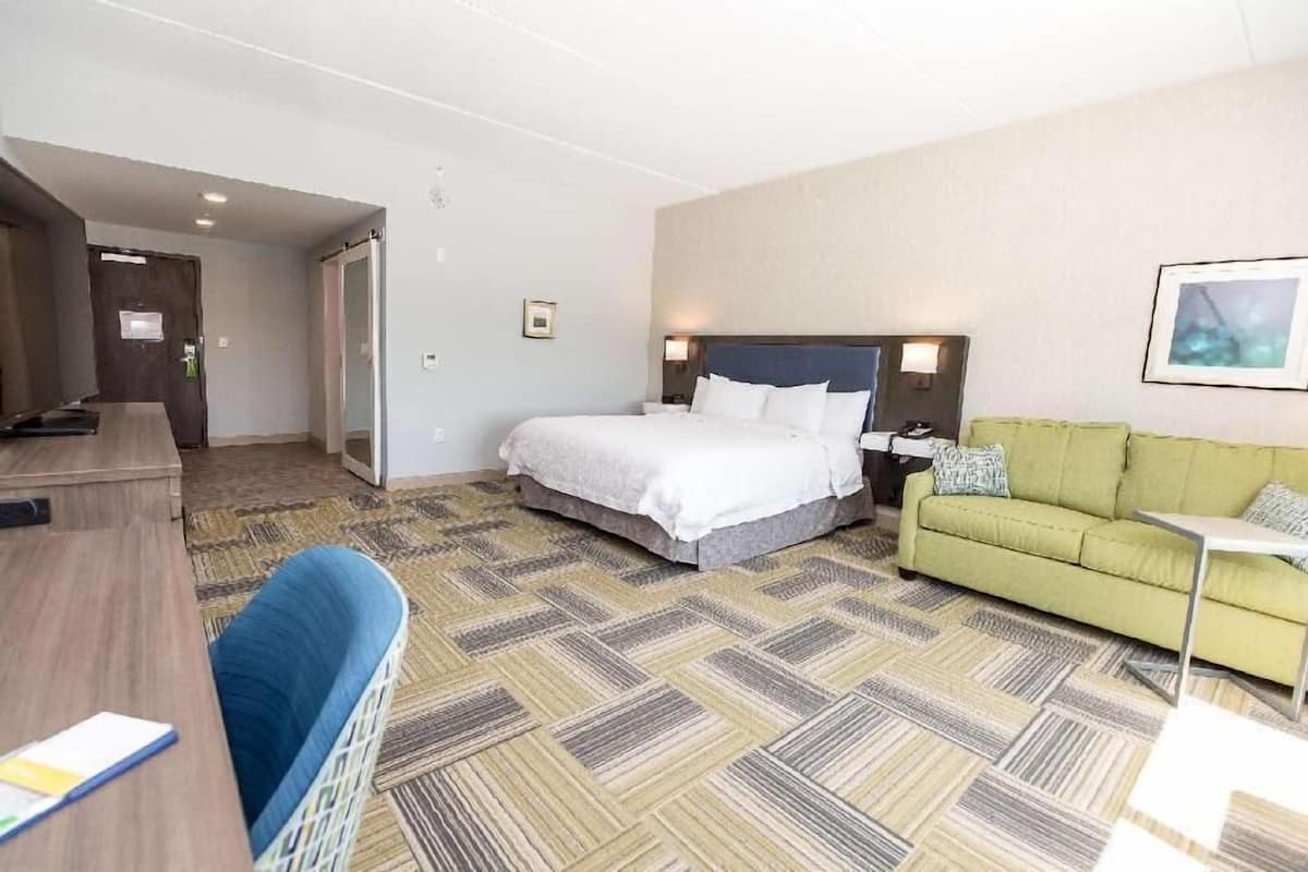 In-room safe, cribs/infant beds, rollaway beds, free WiFi