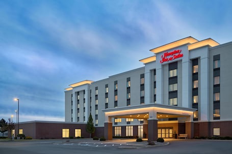 Exterior. Hampton Inn & Suites Syracuse North Airport Area