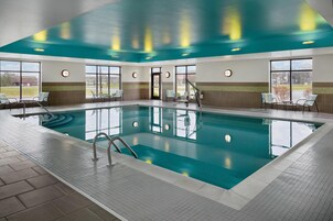 Una piscina cubierta