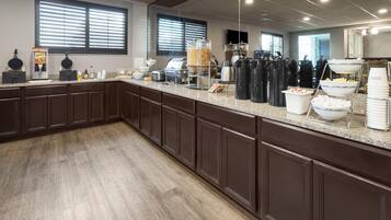 Free daily continental breakfast