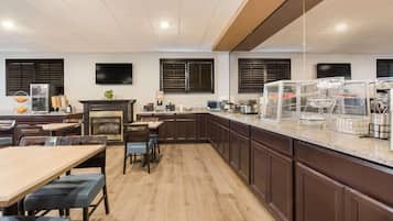 Free daily continental breakfast