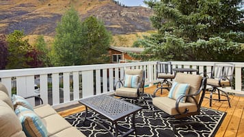 Cottage Master Suite 53 | Terras