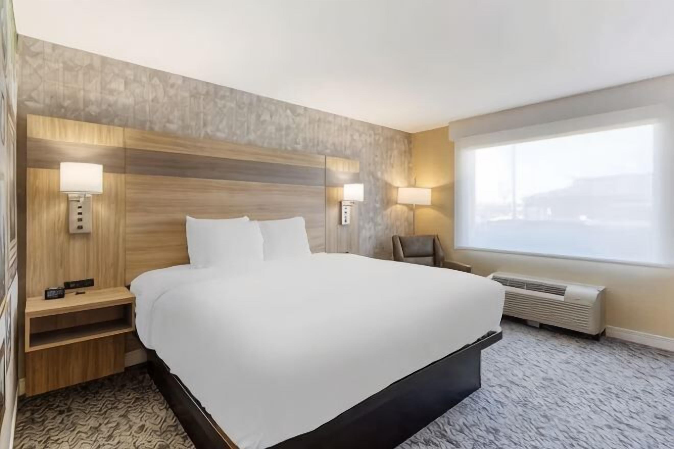 Pillowtop beds, desk, laptop workspace, blackout drapes