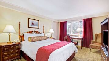 Suite, 1 King Bed, Accessible, Non Smoking (One-Bedroom) | Down comforters, in-room safe, desk, laptop workspace