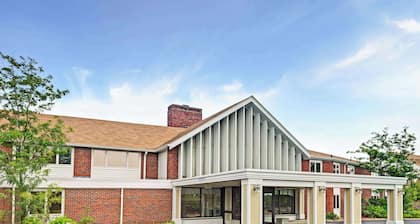 Ramada by Wyndham Seekonk Providence Area