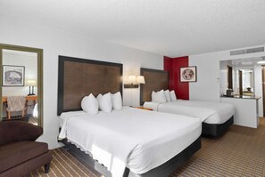 Premium bedding, desk, laptop workspace, blackout drapes - Ramada by Wyndham Richfield UT I-70 (Richfield)