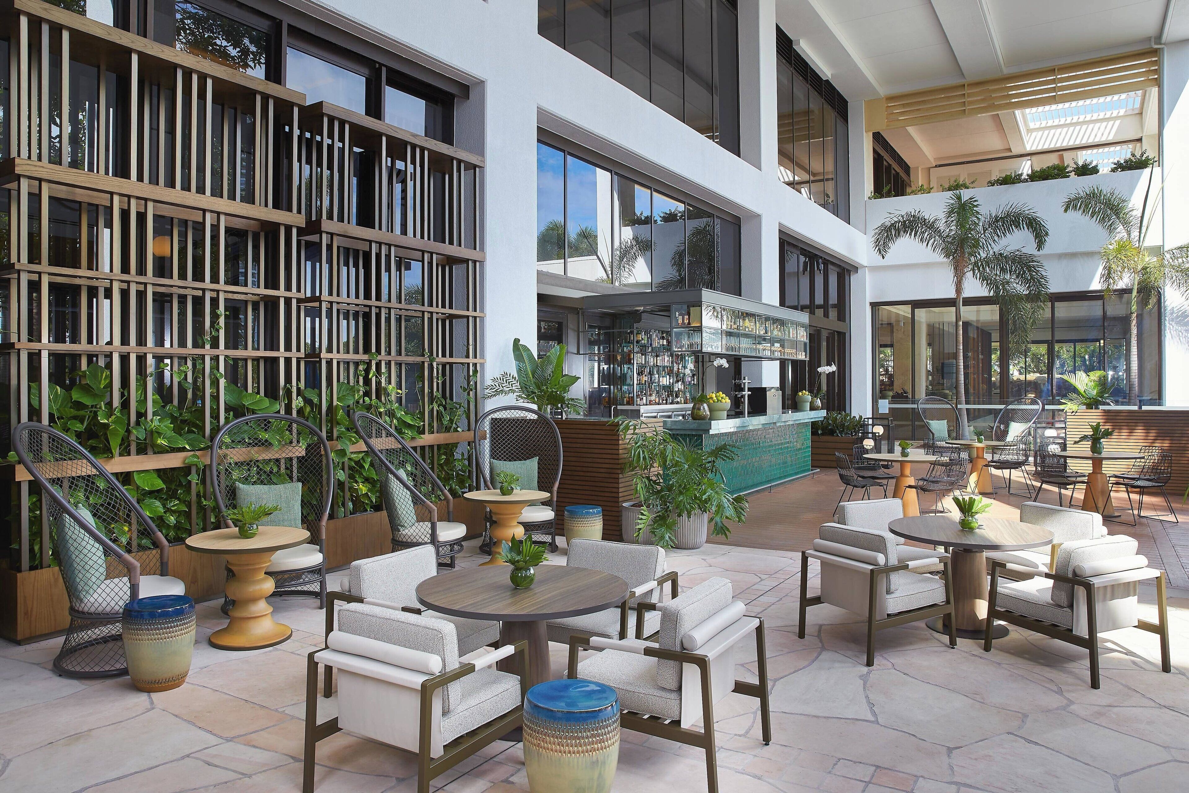 3 restaurants, breakfast, lunch, dinner served; international cuisine