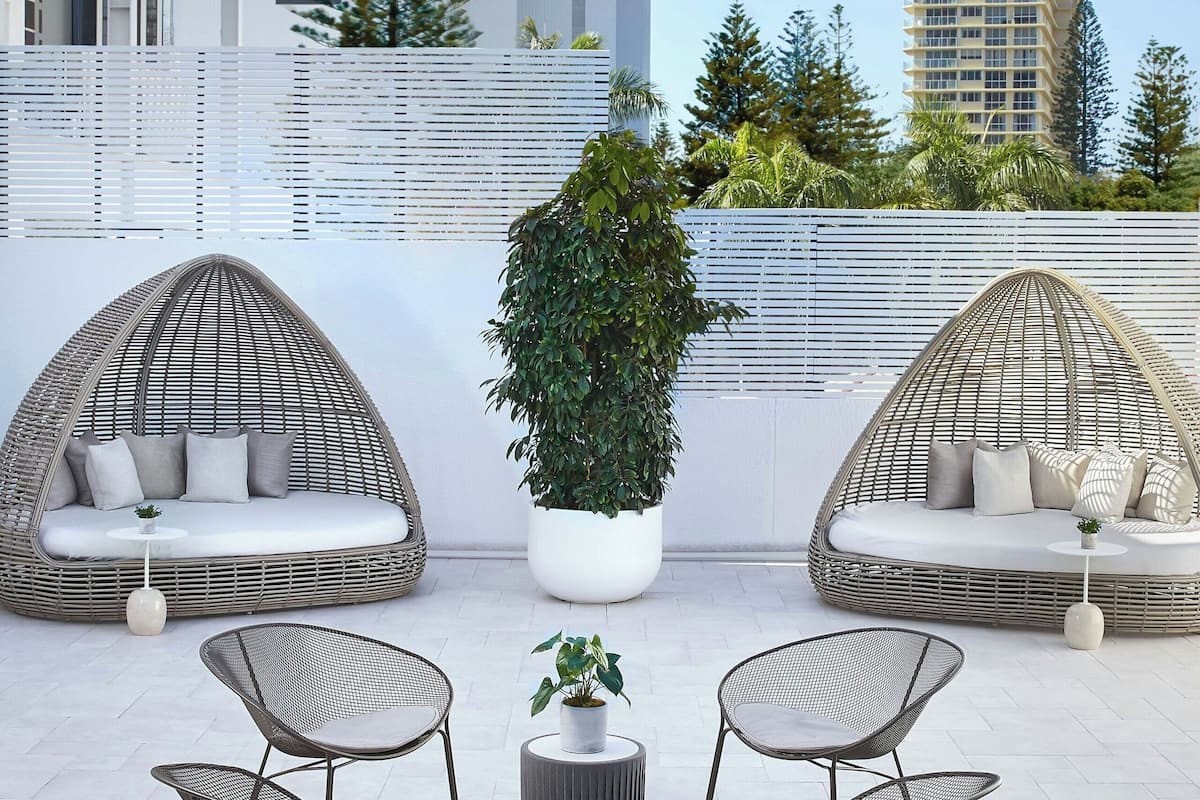 couples treatment room(s), sauna, hot tub, steam room, body treatments