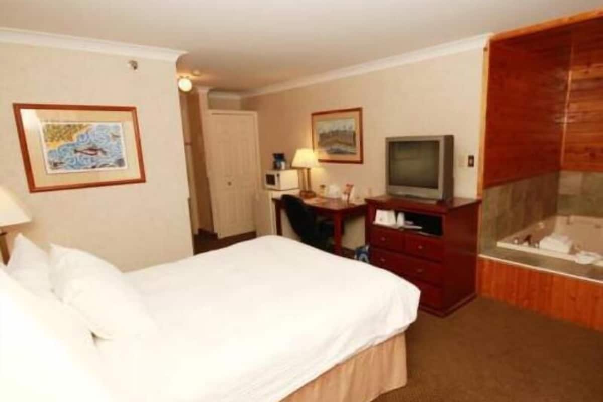 In-room safe, desk, laptop workspace, blackout curtains