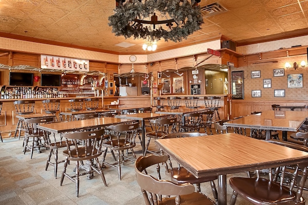 Daily cooked-to-order breakfast for a fee