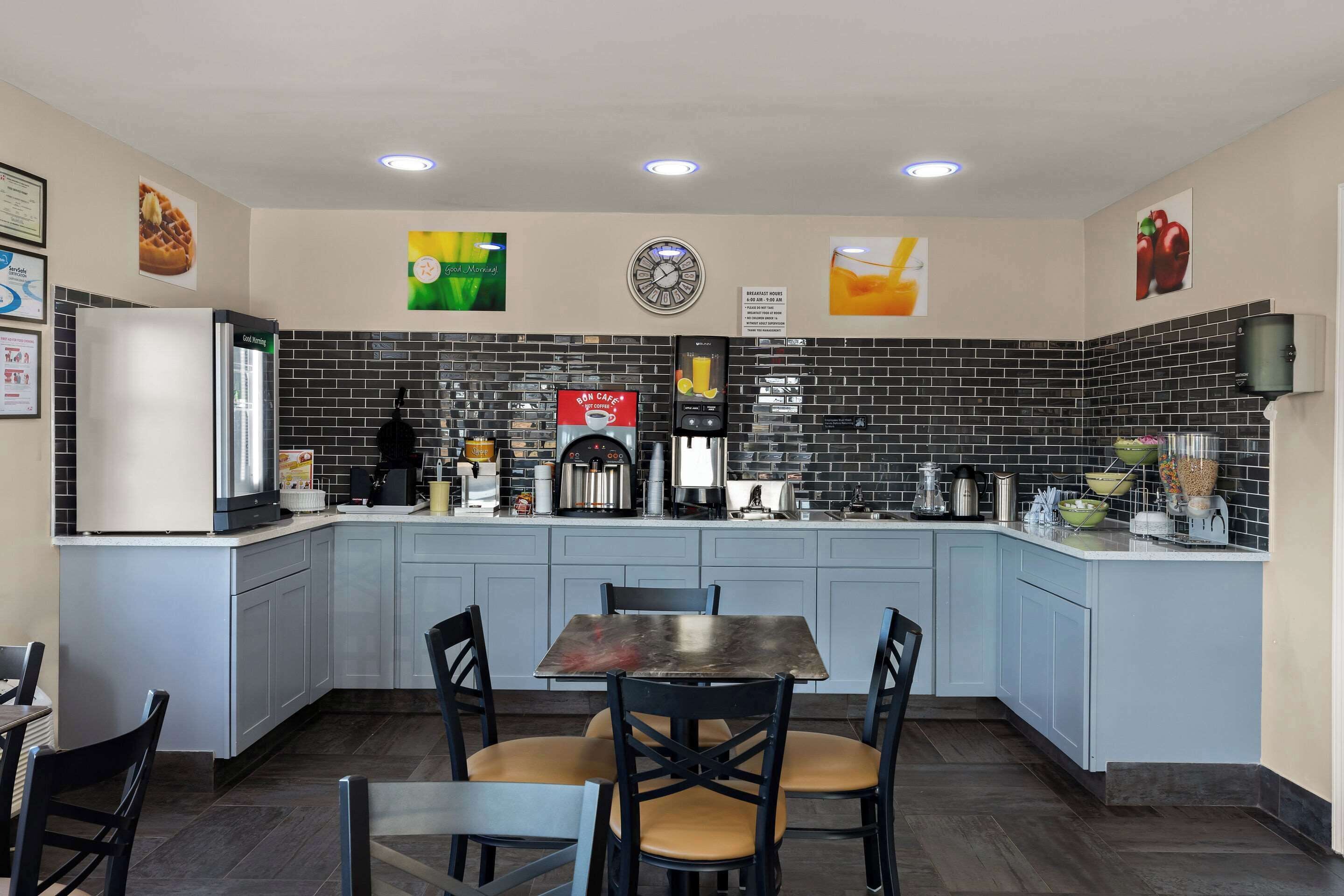 Café da manhã continental grátis todos os dias