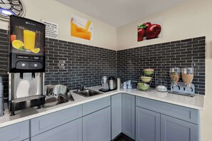 Free daily continental breakfast