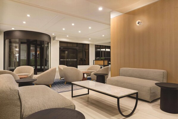 Lobby - Radisson Hotel Seattle Airport (SeaTac)