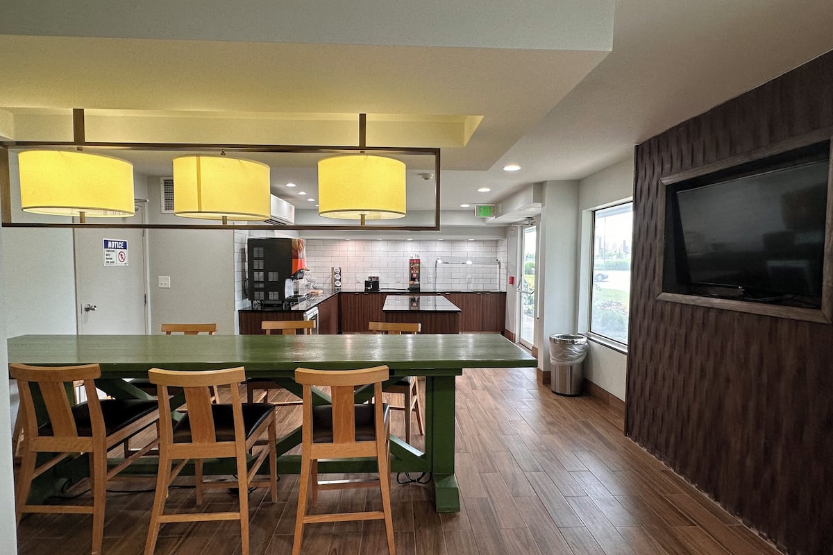 free continental breakfast