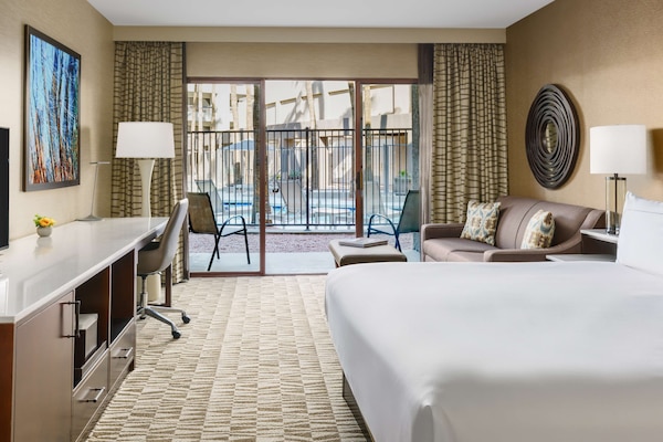 Room, 1 King Bed, Non Smoking, Pool View