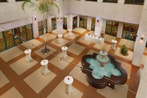 Courtyard - Hilton Phoenix Airport (Phoenix)