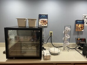 Free daily continental breakfast