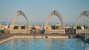 Outdoor pool, pool loungers