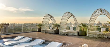 Outdoor pool, sun loungers