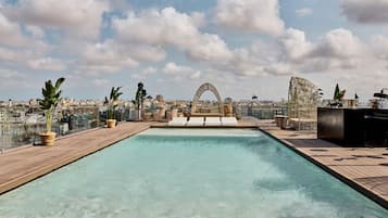 Außenpool, Liegestühle