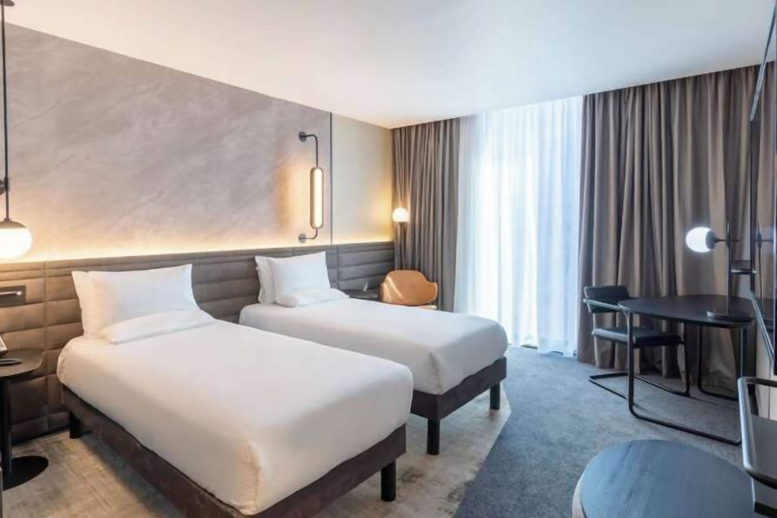 Minibar, soundproofing, free WiFi, bed sheets