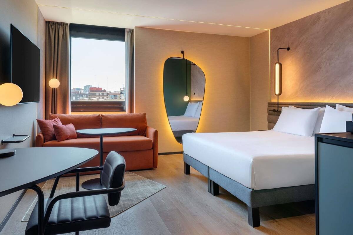 Superior Room, 1 Queen Bed with Sofa bed | Minibar, soundproofing, free WiFi, bed sheets