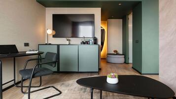 Suite, 1 cama de matrimonio grande con sofá cama | Minibar, sistema de insonorización, wifi gratis y ropa de cama