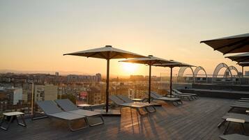 Outdoor pool, pool loungers