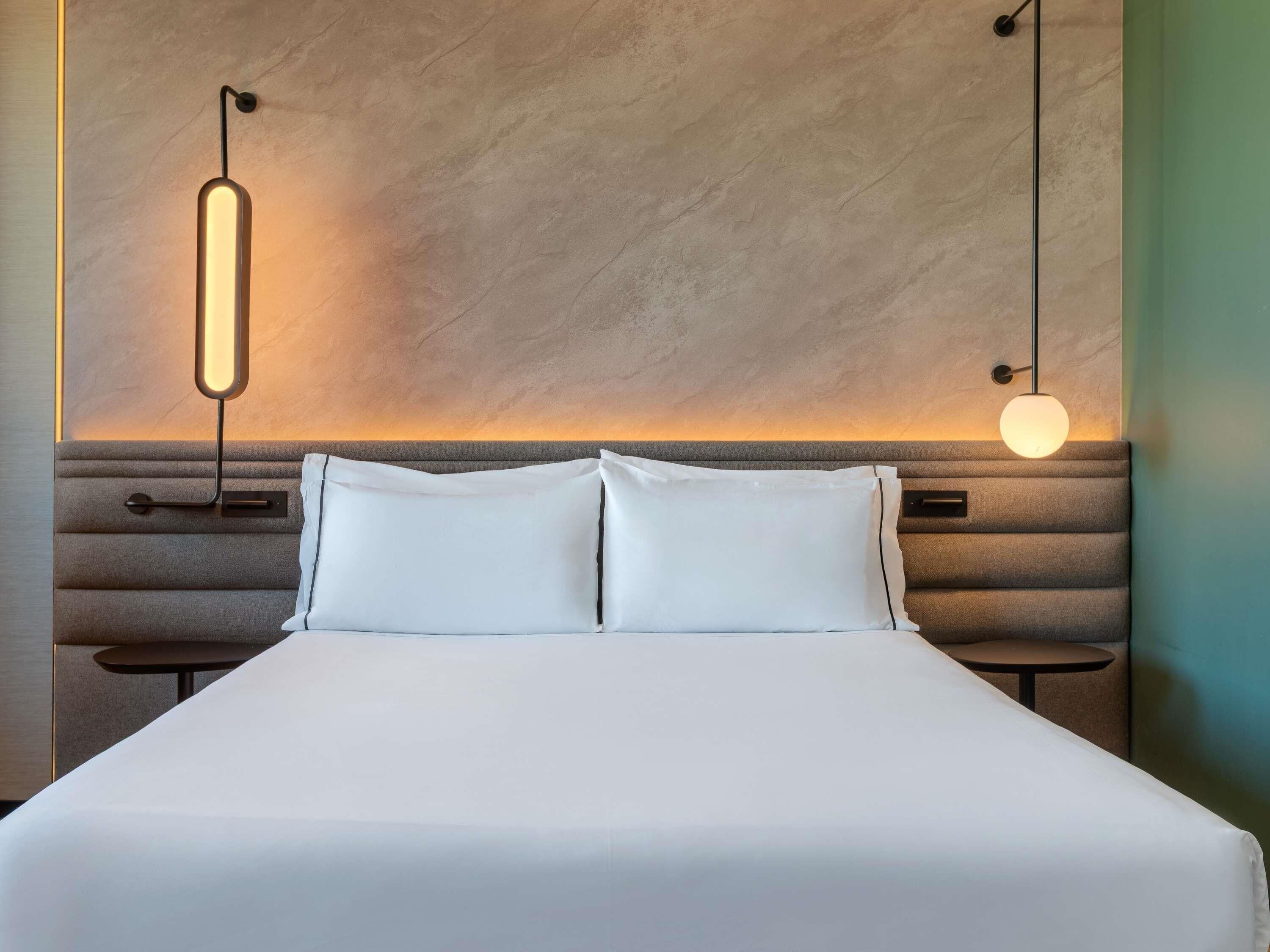 Minibar, soundproofing, free WiFi, bed sheets