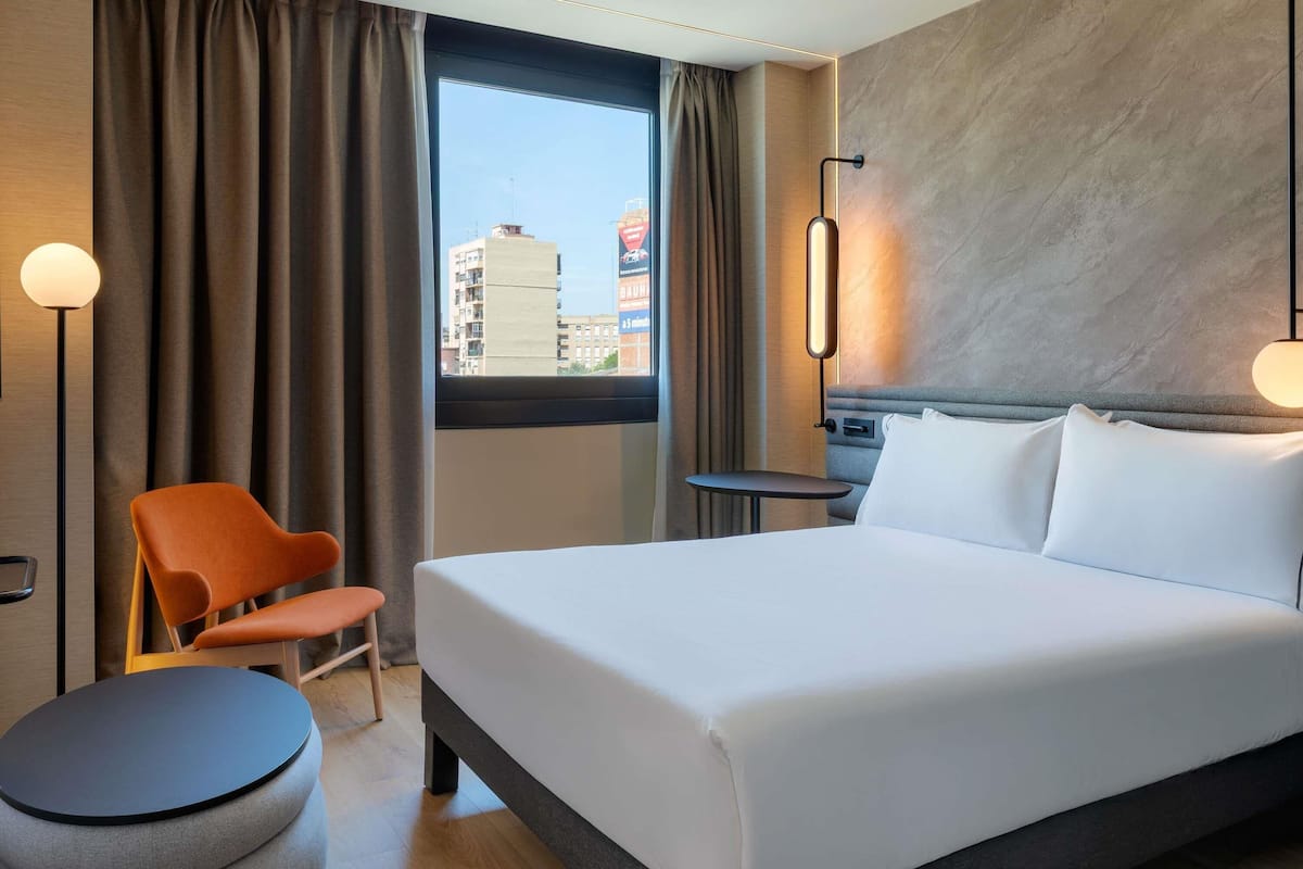 Suite, 1 King Bed with Sofa bed | Minibar, soundproofing, free WiFi, bed sheets