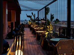 Bar (on property) - Novotel Valencia Lavant (Valencia)