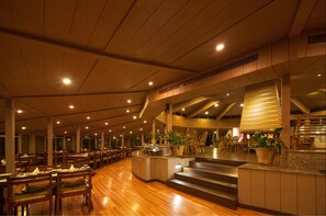 Daily full breakfast (NPR 1600 per person) - Fish Tail Lodge (Pokhara)