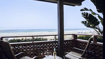 Deluxe Room, 1 King Bed, Ocean View (Beachfront View One King Bed) | Balcony