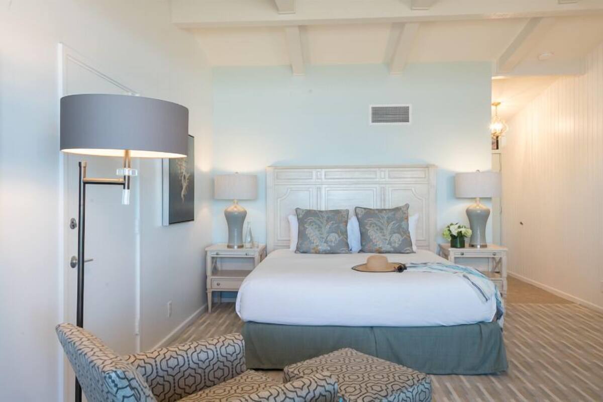 Hypo-allergenic bedding available, down comforters, in-room safe, desk