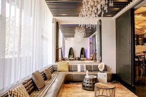 2 bars, bar en bord de piscine