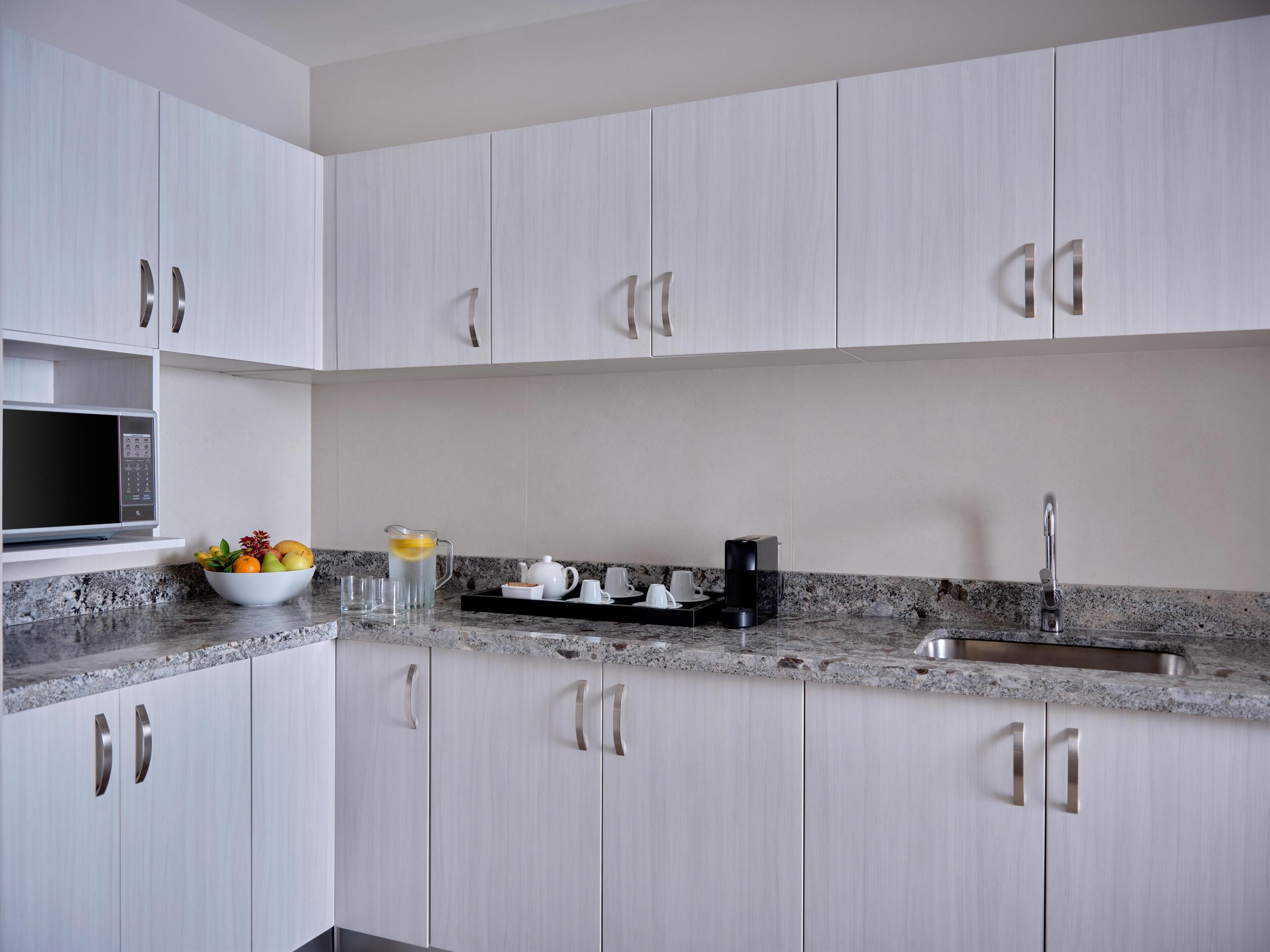 1 bedroom, premium bedding, down duvets, minibar