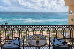Quarto casal club (Seafront) | Roupas de cama premium, edredons de pluma, frigobar, cofres nos quartos