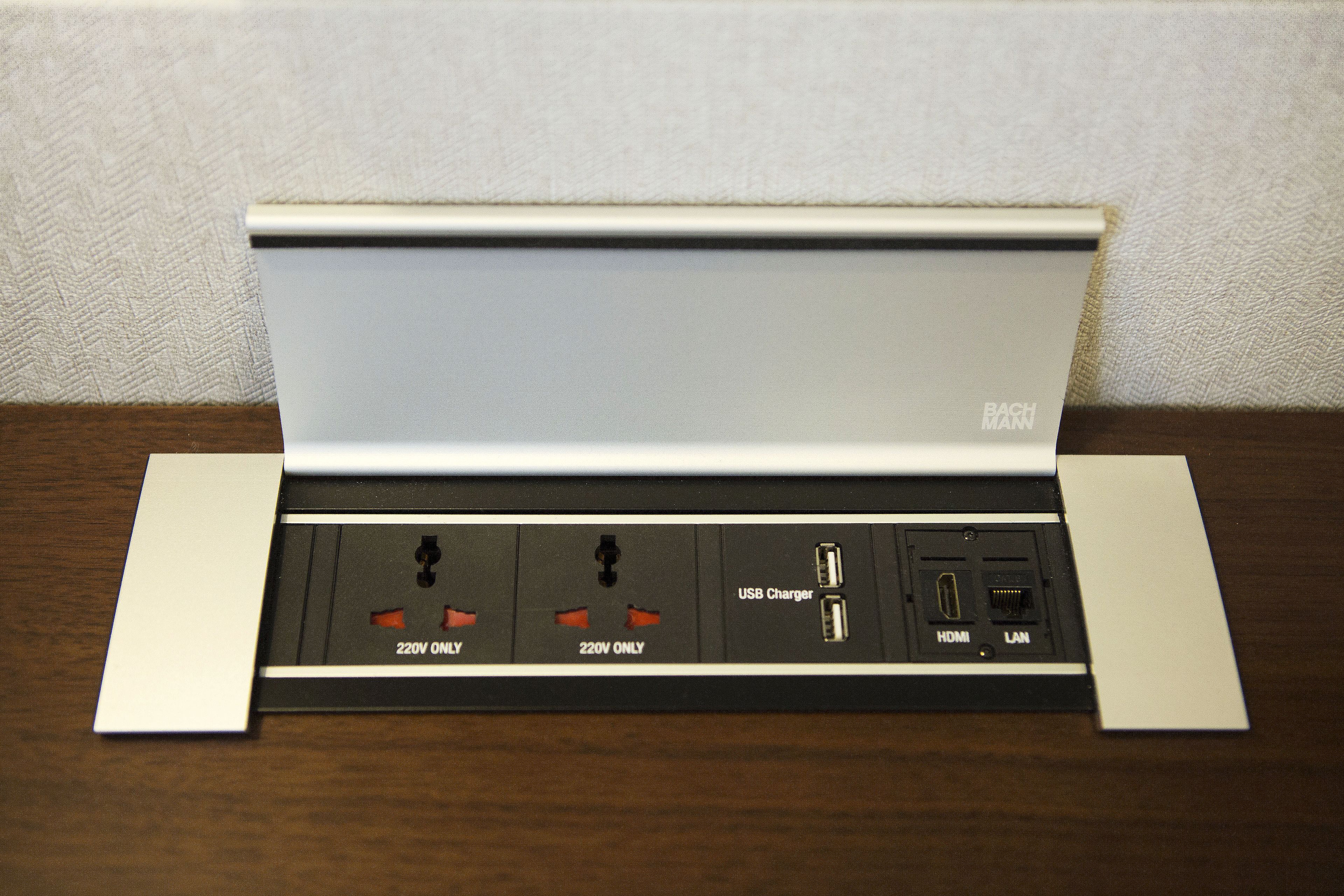 standard room, 1 queen bed, non smoking | interior detail