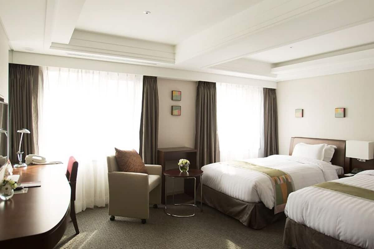 Deluxe Twin Room | Premium bedding, in-room safe, individually furnished, desk