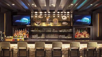 Cocktail bar
