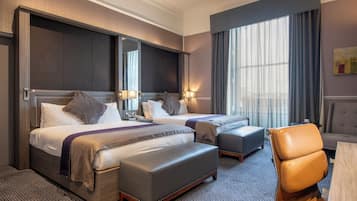 Habitación estándar, 2 camas de matrimonio, accesible para personas con discapacidad | 1 dormitorio, ropa de cama de alta calidad, minibar y caja fuerte