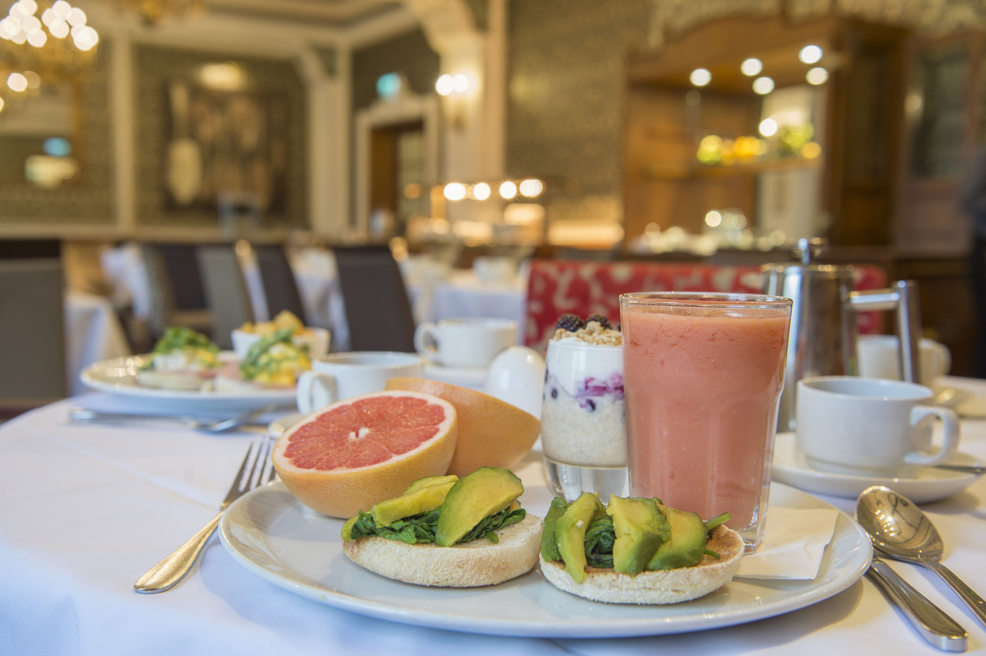 Colazione a buffet, servita tutte le mattine (19.95 GBP a persona) 